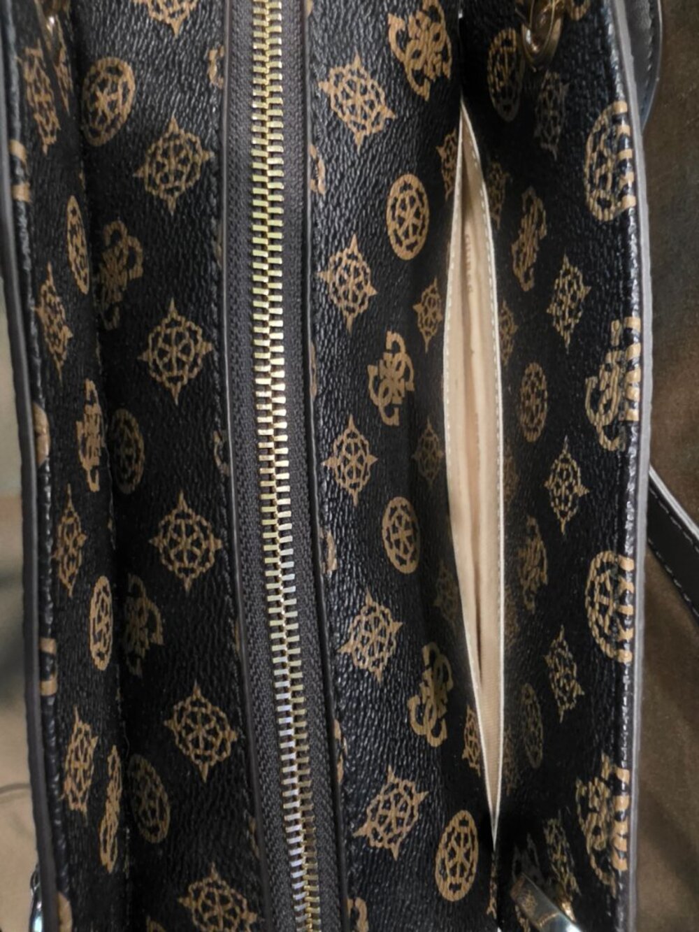 GUESS TOTE BAG - Picture 12 of 13